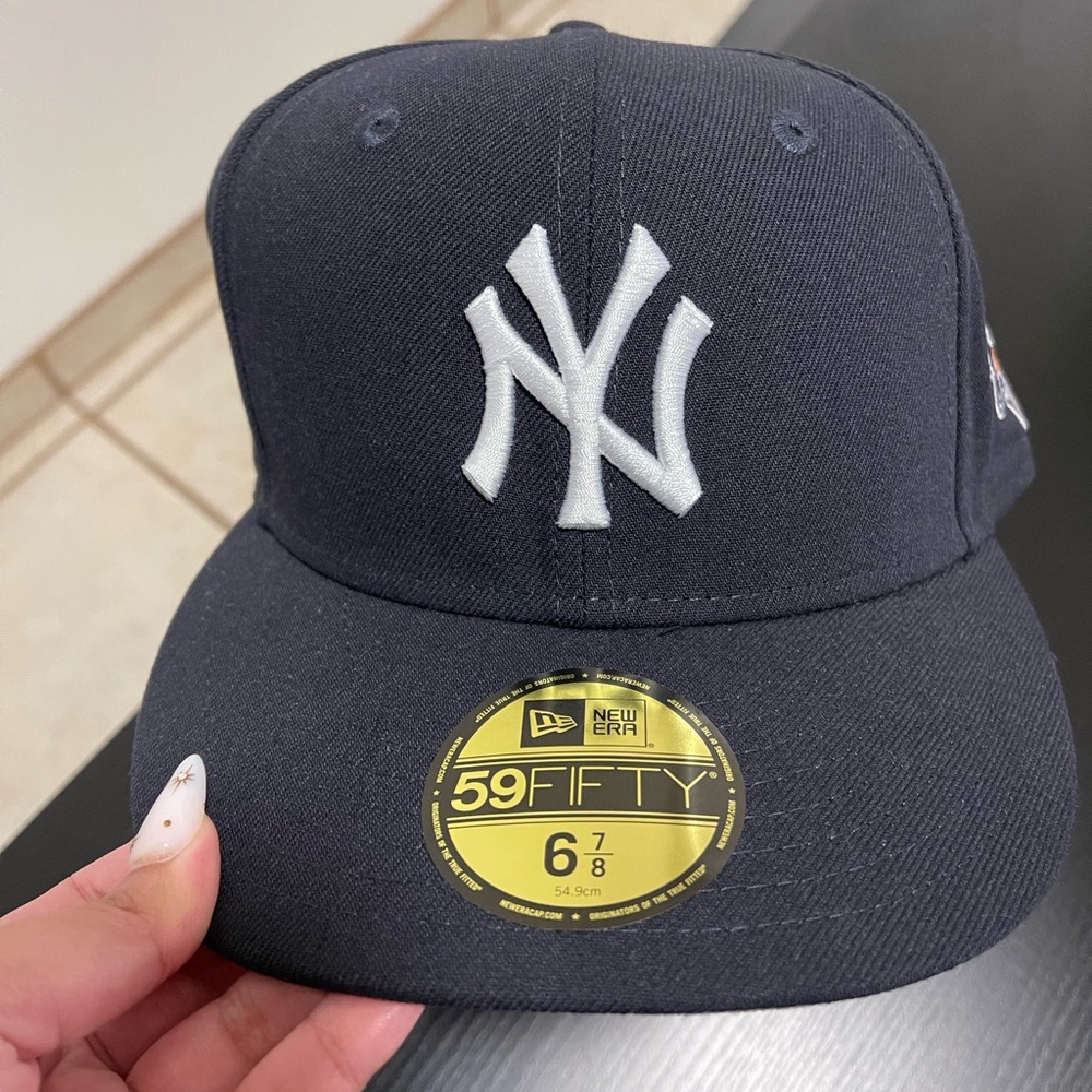 Yankee’s Dark Blue Fitted Cap